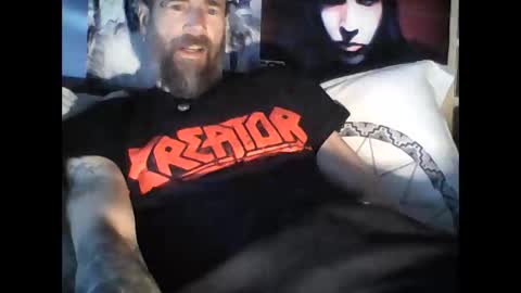Snapshot of oedipe666 chatting on April 28, 5:12 am oedipe666cam online show from April 28, 5:12 am