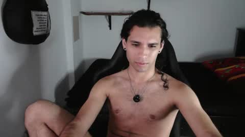 Snapshot of oezack__ chatting on July 26, 12:01 pm Zack online show from July 26, 12:01 pm