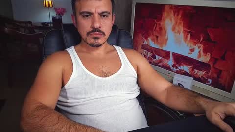 Snapshot of officeman7 chatting on December 8, 5:11 pm officeman7 online show from December 8, 5:11 pm