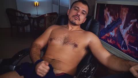 Snapshot of officeman7 chatting on December 16, 8:48 pm officeman7 online show from December 16, 8:48 pm