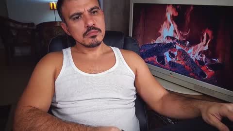 Snapshot of officeman7 chatting on December 25, 5:15 pm officeman7 online show from December 25, 5:15 pm