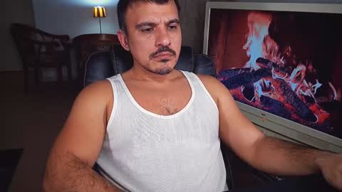 Snapshot of officeman7 chatting on January 4, 8:27 pm officeman7 online show from January 4, 8:27 pm