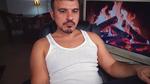 Snapshot of officeman7 chatting on February 5, 8:25 pm officeman7 online show from February 5, 8:25 pm