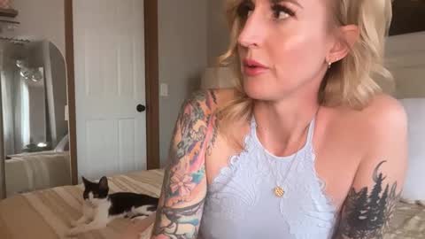 Tams online show from November 21, 4:27 pm