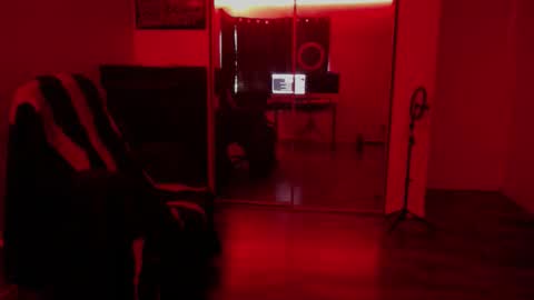 Snapshot of officialmoneyxxx chatting on November 4, 5:01 pm Money online show from November 4, 5:01 pm