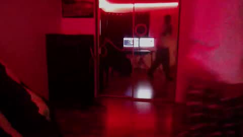 Snapshot of officialmoneyxxx chatting on November 20, 4:29 pm Money online show from November 20, 4:29 pm