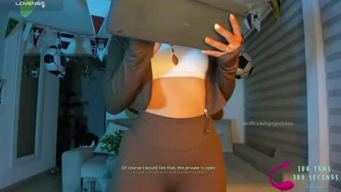 Snapshot of officialvirgogoddess chatting on June 25, 2:44 am Help me reach 50 thumbs up online show from June 25, 2:44 am