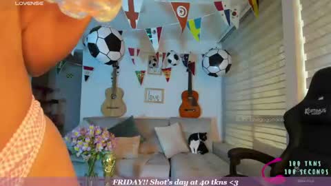 Snapshot of officialvirgogoddess chatting on July 3, 8:48 pm Help me reach 50 thumbs up online show from July 3, 8:48 pm