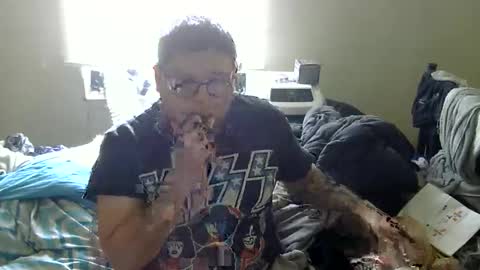 oscar flores online show from December 5, 5:42 pm