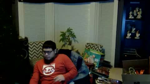 Snapshot of oflores77 chatting on January 8, 12:40 pm oscar flores online show from January 8, 12:40 pm