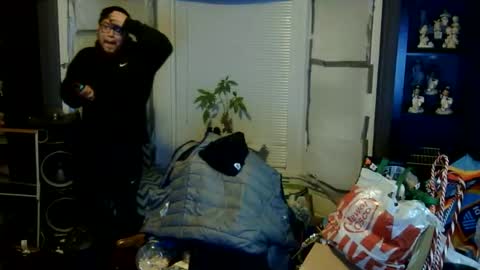 Snapshot of oflores77 chatting on March 3, 7:03 am oscar flores online show from March 3, 7:03 am