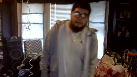 Snapshot of oflores77 chatting on March 8, 1:15 pm oscar flores online show from March 8, 1:15 pm