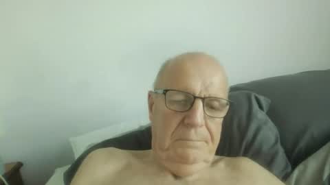 Snapshot of oggi95 chatting on September 13, 6:46 am oggi95 online show from September 13, 6:46 am