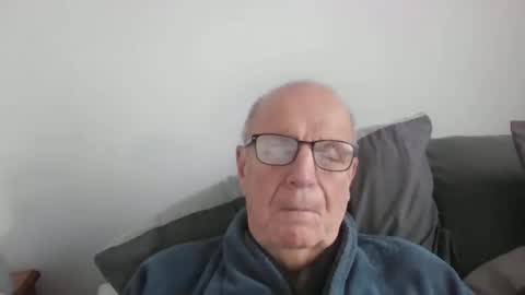 Snapshot of oggi95 chatting on September 19, 7:21 am oggi95 online show from September 19, 7:21 am