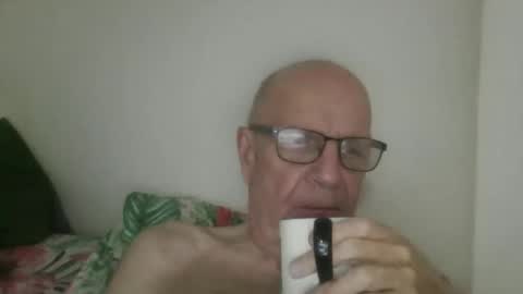 Snapshot of oggi95 chatting on October 16, 7:09 am oggi95 online show from October 16, 7:09 am