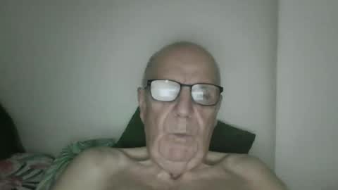 Snapshot of oggi95 chatting on October 18, 9:15 pm oggi95 online show from October 18, 9:15 pm