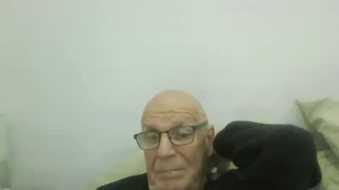 Snapshot of oggi95 chatting on November 14, 4:17 pm oggi95 online show from November 14, 4:17 pm