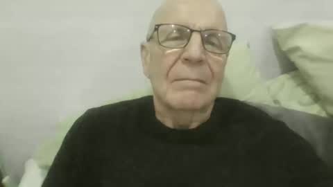 Snapshot of oggi95 chatting on November 16, 8:47 pm oggi95 online show from November 16, 8:47 pm