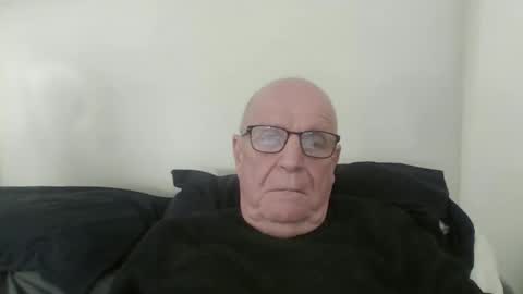 Snapshot of oggi95 chatting on November 21, 12:04 pm oggi95 online show from November 21, 12:04 pm