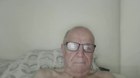 Snapshot of oggi95 chatting on March 13, 7:48 am oggi95 online show from March 13, 7:48 am