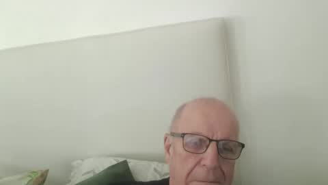 Snapshot of oggi95 chatting on March 15, 12:33 pm oggi95 online show from March 15, 12:33 pm