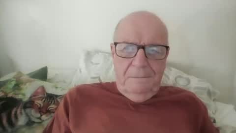 Snapshot of oggi95 chatting on June 16, 8:06 am oggi95 online show from June 16, 8:06 am
