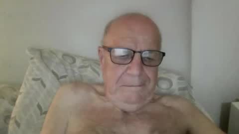 Snapshot of oggi95 chatting on June 26, 6:07 am oggi95 online show from June 26, 6:07 am