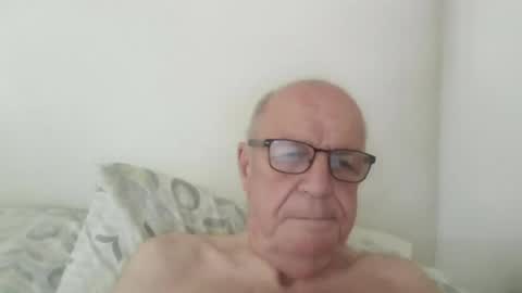 Snapshot of oggi95 chatting on June 28, 8:42 am oggi95 online show from June 28, 8:42 am