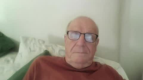 Snapshot of oggi95 chatting on June 29, 2:06 pm oggi95 online show from June 29, 2:06 pm