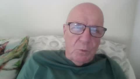 Snapshot of oggi95 chatting on July 1, 12:18 pm oggi95 online show from July 1, 12:18 pm
