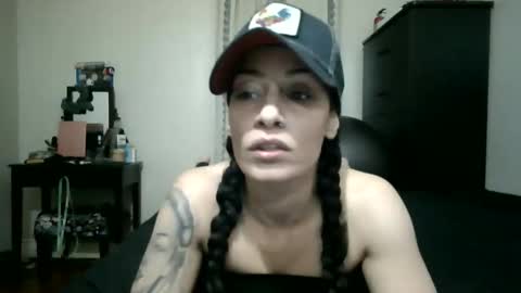 Snapshot of oglitcouple chatting on November 27, 4:47 am Lit en Cama online show from November 27, 4:47 am