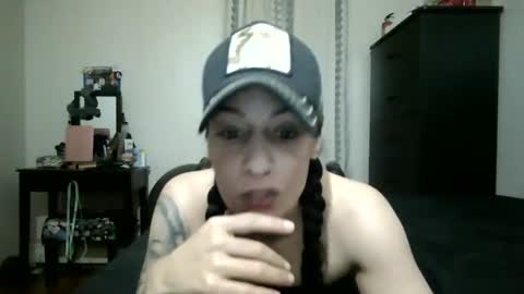 Snapshot of oglitcouple chatting on December 2, 1:33 am Lit en Cama online show from December 2, 1:33 am