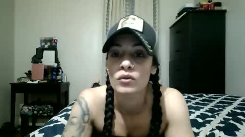 Snapshot of oglitcouple chatting on December 21, 6:42 am Lit en Cama online show from December 21, 6:42 am