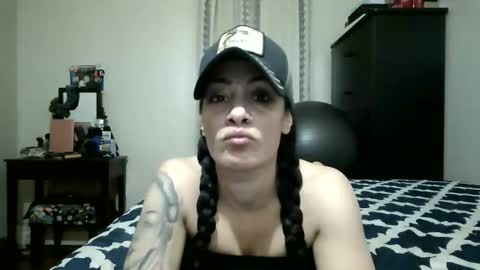 Snapshot of oglitcouple chatting on January 15, 6:40 am Lit en Cama online show from January 15, 6:40 am