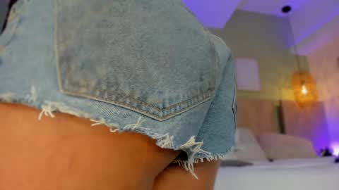 Snapshot of oh_hollyy chatting on November 25, 11:32 am Holly online show from November 25, 11:32 am