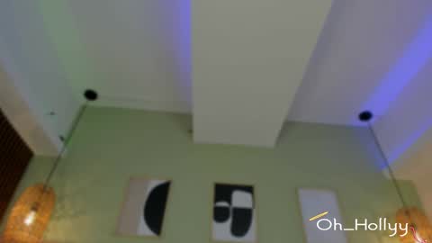 Holly online show from November 26, 11:33 am