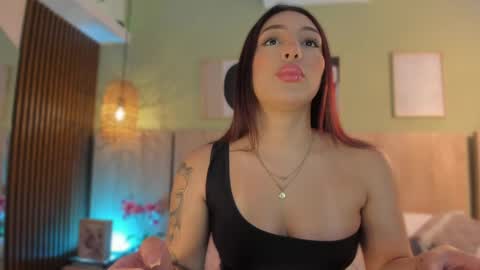 Holly online show from May 5, 11:18 am