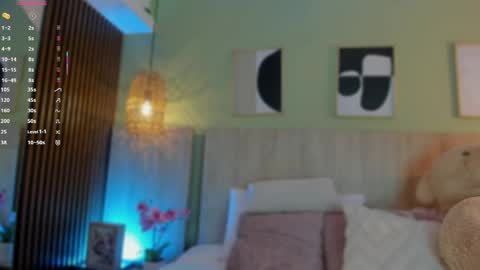 Holly online show from May 11, 11:16 am