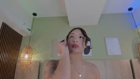 Holly online show from July 25, 11:19 am