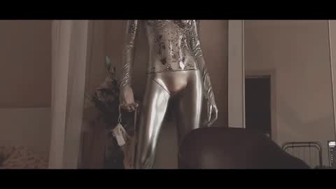 your dear Lilith Chapman online show from June 9, 9:32 am