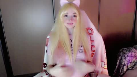 Snapshot of oh_pichuu chatting on June 1, 12:01 am Milly online show from June 1, 12:01 am