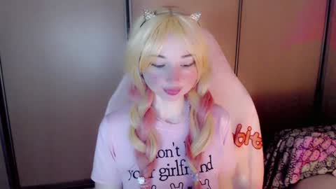 Snapshot of oh_pichuu chatting on June 15, 3:31 am Milly online show from June 15, 3:31 am