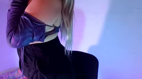 Snapshot of oh_xxxlt4 chatting on February 1, 12:05 pm Oh xxxLt4 online show from February 1, 12:05 pm