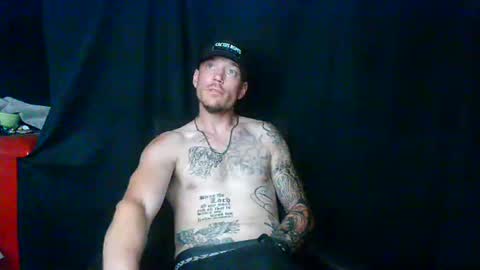 Snapshot of oh_you_know69 chatting on June 22, 7:44 pm who dares toss me some tips lets have fun online show from June 22, 7:44 pm