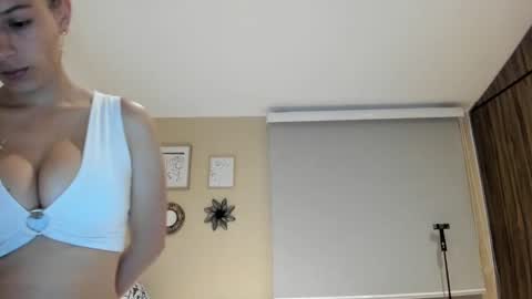 Snapshot of ohanna_ chatting on December 20, 10:43 pm ohanna_ online show from December 20, 10:43 pm