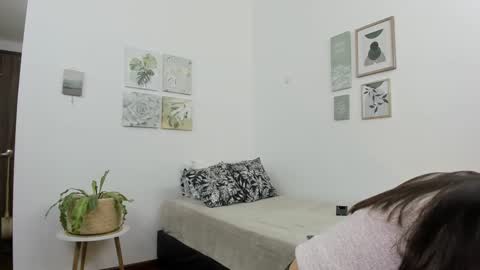 Snapshot of ohanna_ chatting on February 27, 2:42 am ohanna_ online show from February 27, 2:42 am