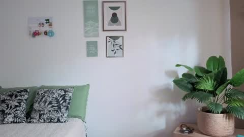 Snapshot of ohanna_ chatting on October 2, 10:06 pm ohanna_ online show from October 2, 10:06 pm