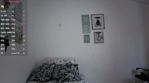 Snapshot of ohanna_ chatting on October 27, 10:25 pm ohanna_ online show from October 27, 10:25 pm