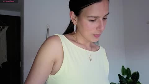 Snapshot of ohanna_ chatting on May 6, 10:26 pm ohanna_ online show from May 6, 10:26 pm