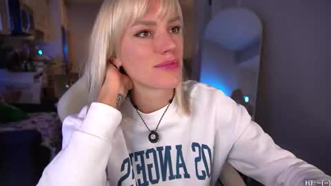 Kelly online show from November 4, 11:26 pm